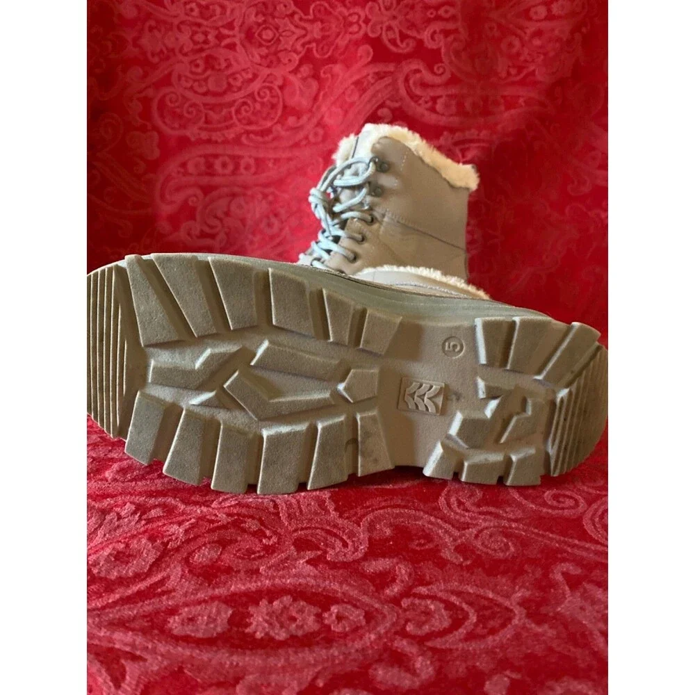 All in Motion Girls Gray Snow booties Sz 5